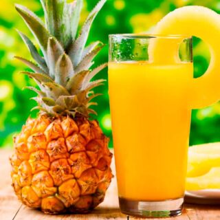 Suco natural de abacaxi